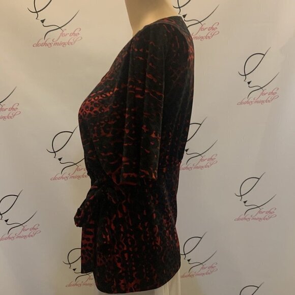 Jennifer Lopez. Size PS. V-Neck Side Tie. Stretch Crossover Top. B72. - Picture 2 of 7